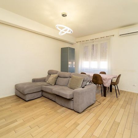 Central Maya Apartment Милано Екстериор снимка